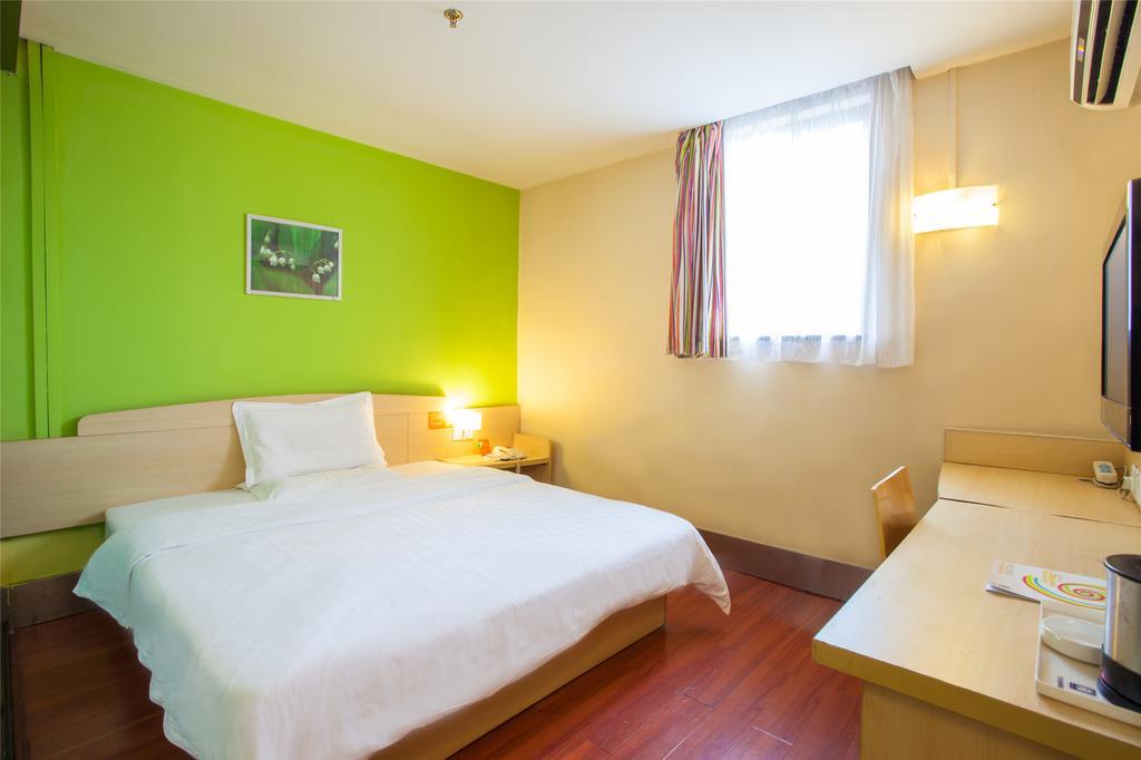 7Days Inn Huaihua Train Station Square Экстерьер фото